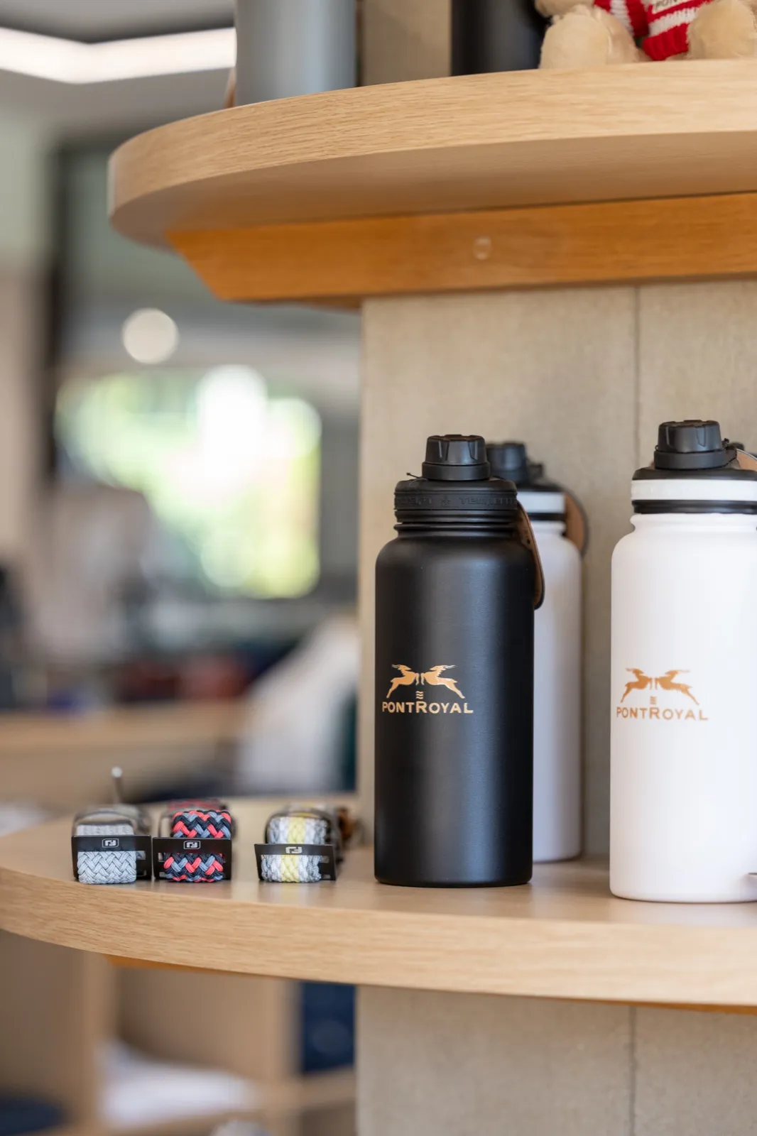 Des gourdes dans la boutique du golf